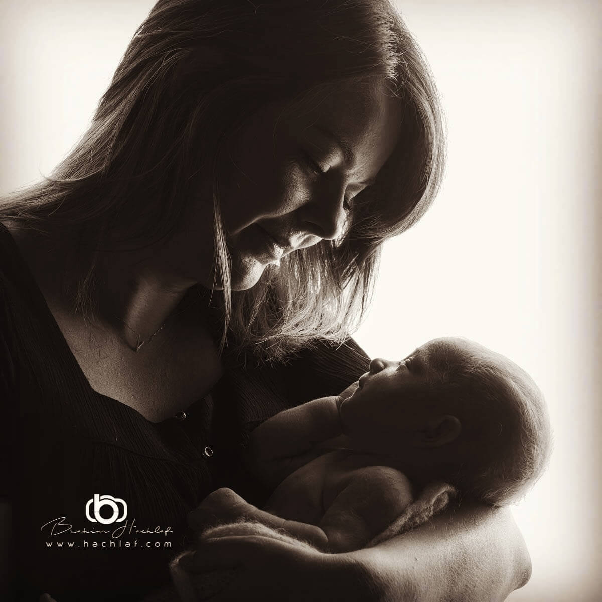 Photo naissance bébé sépia studio Carquefou